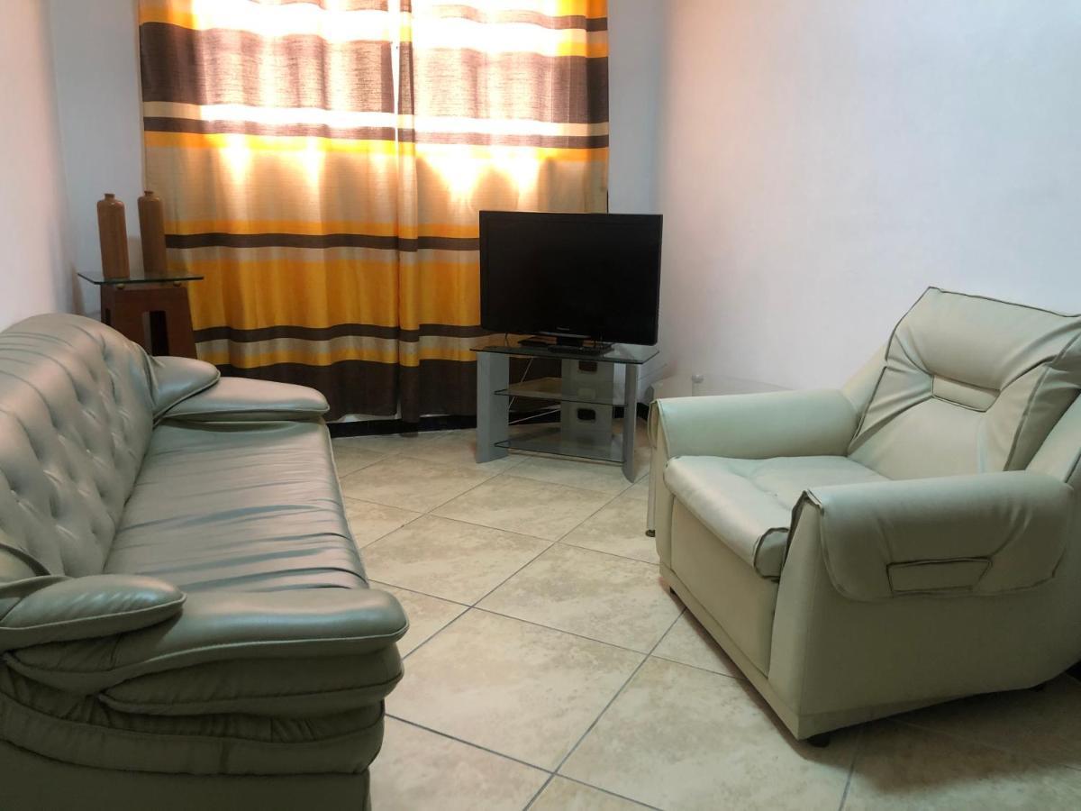 Hotel Bar Restaurant Emergency 911 Sto Lk Group Paramaribo Buitenkant foto