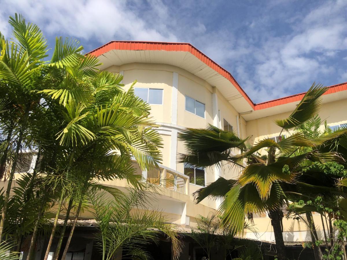 Hotel Bar Restaurant Emergency 911 Sto Lk Group Paramaribo Buitenkant foto